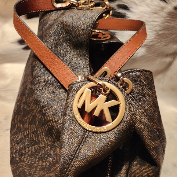 MICHAEL KORS SINATURE BROWN HOBO/SHOULDER BAG AND WALLET - Picture 2 of 10